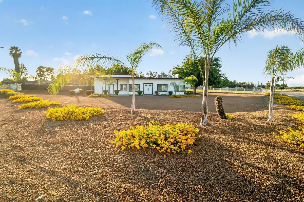 42415 Road 72, Dinuba, CA 93618 - #1