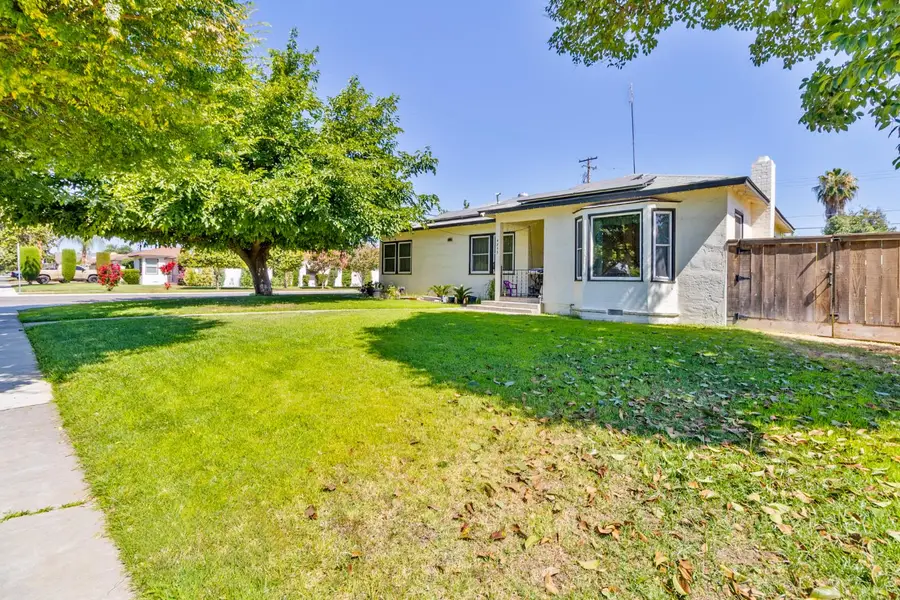 4855 E Iowa Avenue, Fresno, CA 93727 - #2