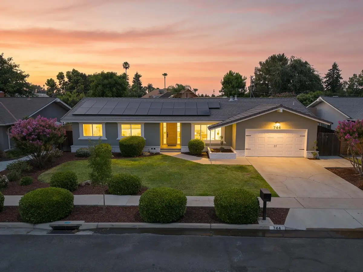 744 W Palo Alto Avenue, Fresno, CA 93704 - #1