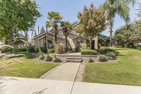 1074 E Cole, Fresno, CA 93720