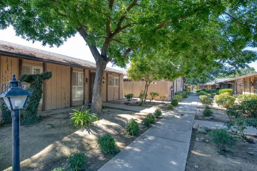 4909 N 7th Street #R, Fresno, CA 93726 - #3