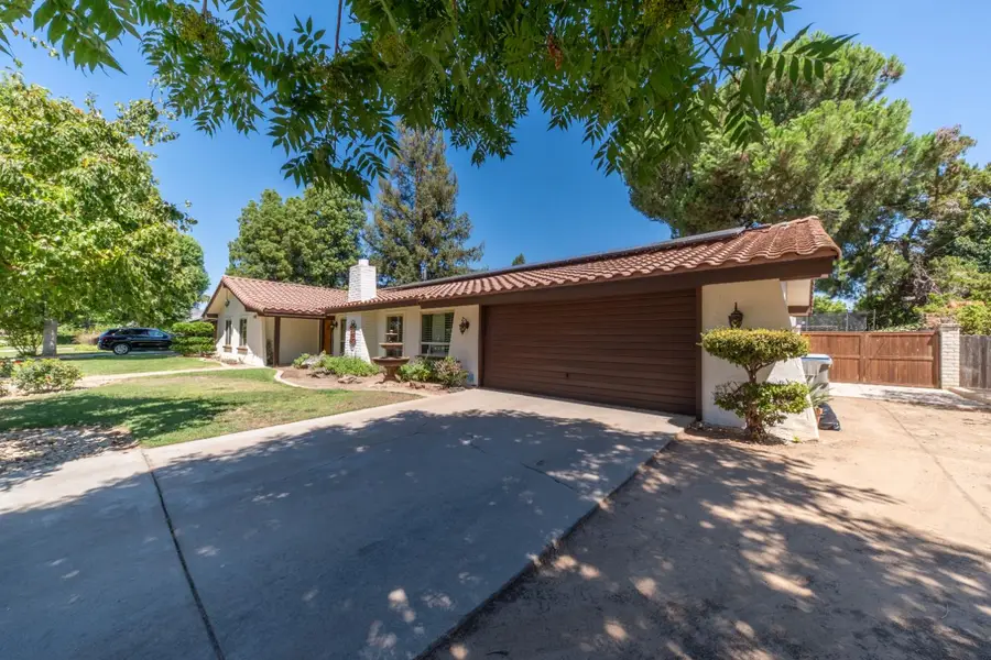 1626 W Mesa Avenue, Fresno, CA 93711 - #2