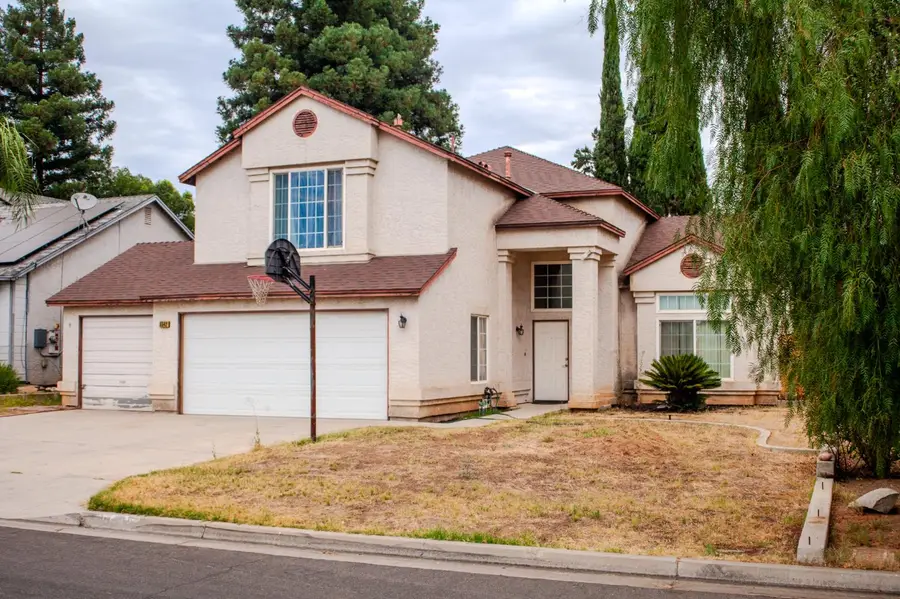 5542 W Willis Avenue, Fresno, CA 93722 - #2