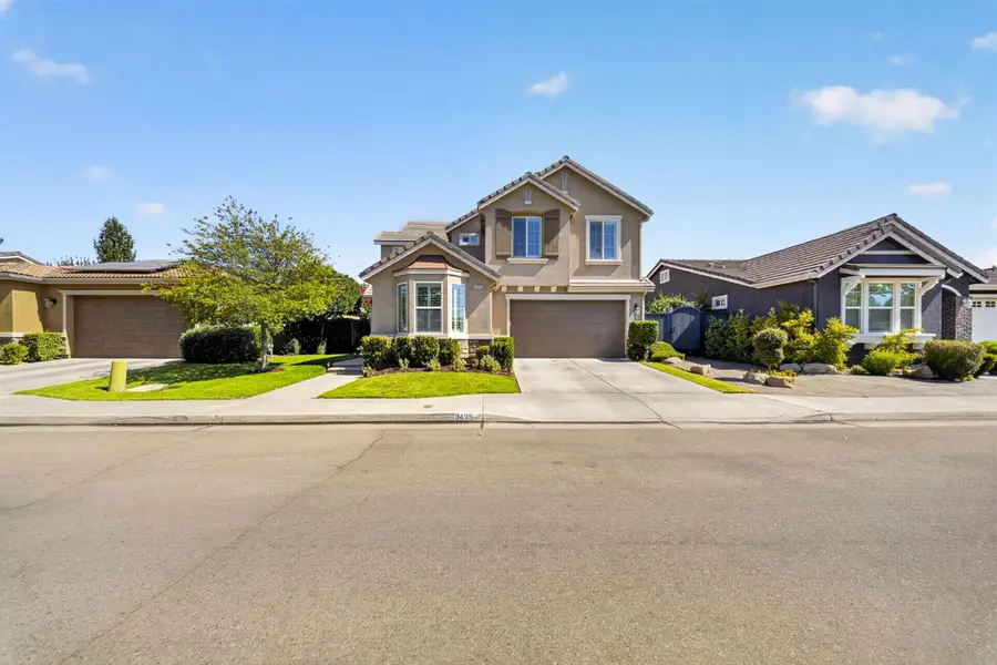 3435 Bellaire Avenue, Clovis, CA 93619 - #2