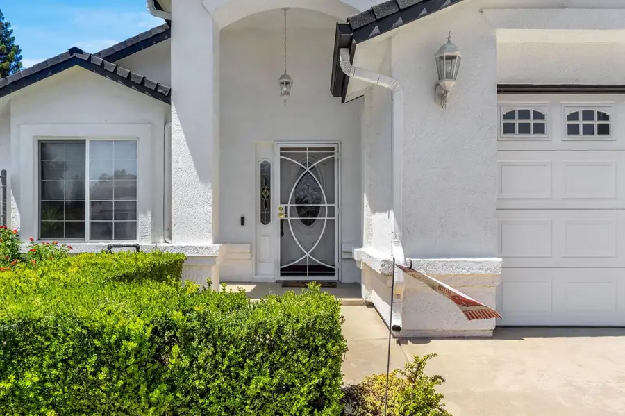 293 Post Avenue, Sanger, CA 93657 - #3