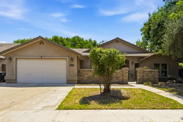 1534 S Manzanita Street, Visalia, CA 93292