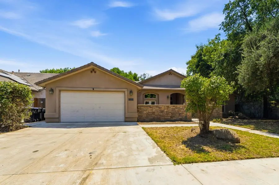 1534 S Manzanita Street, Visalia, CA 93292 - #3