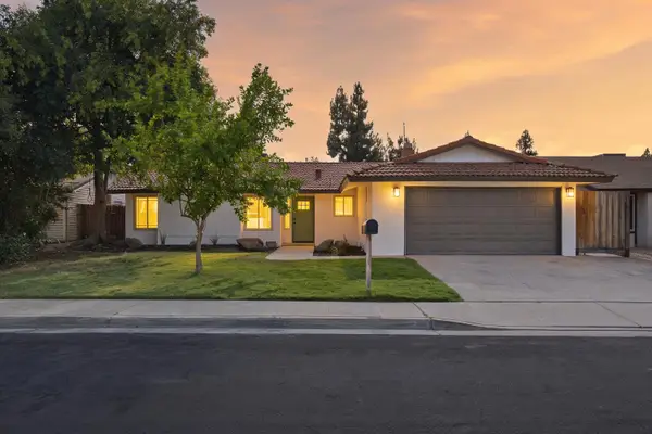 1064 Carey Avenue, Clovis, CA 93611