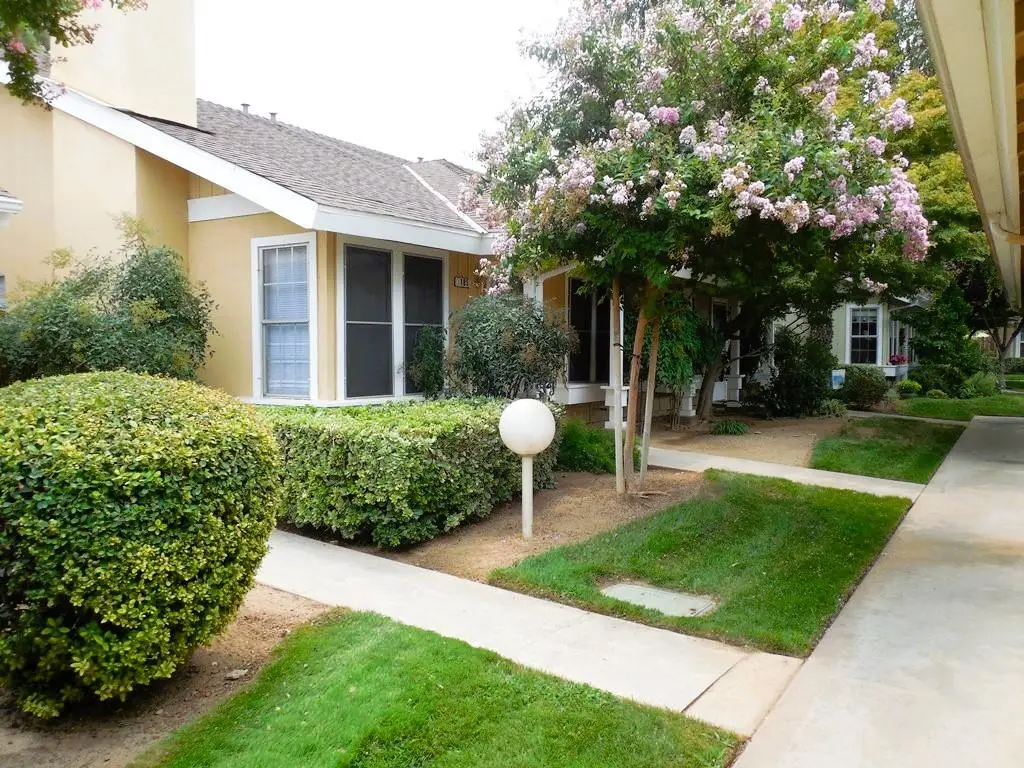 5455 N Marty Avenue #105, Fresno, CA 93711 - #1
