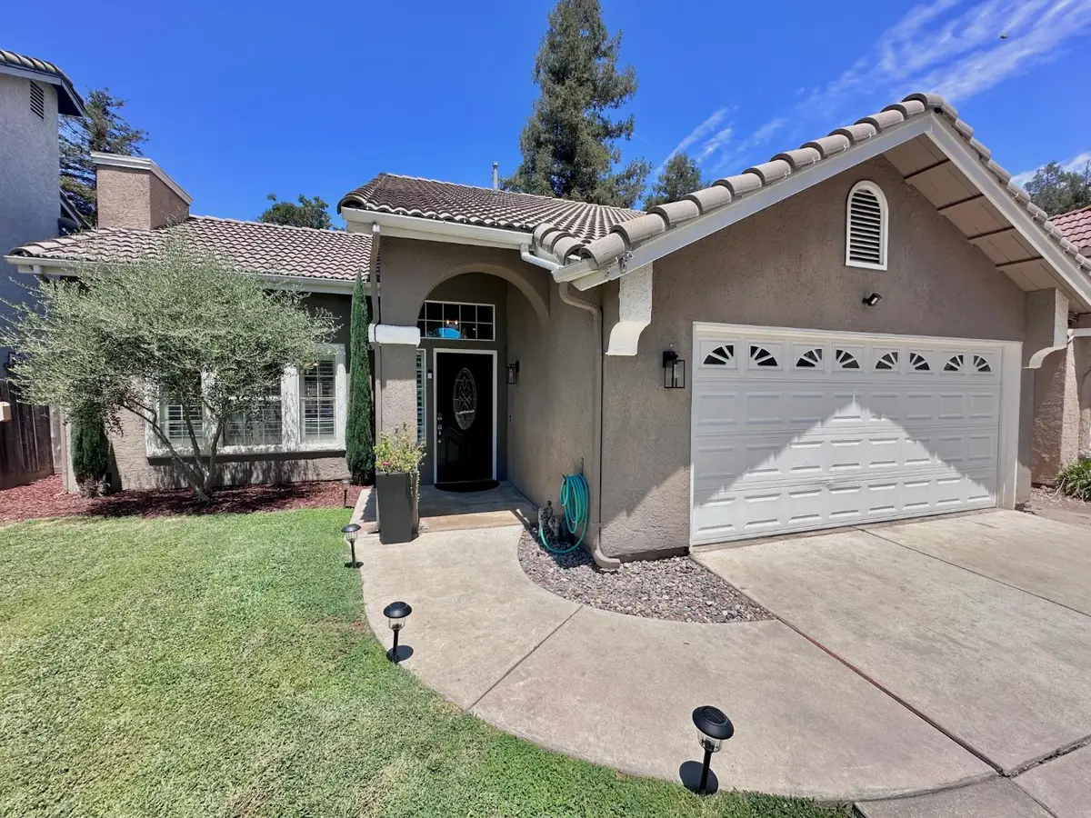 1426 E Salem Avenue, Fresno, CA 93720 - #1