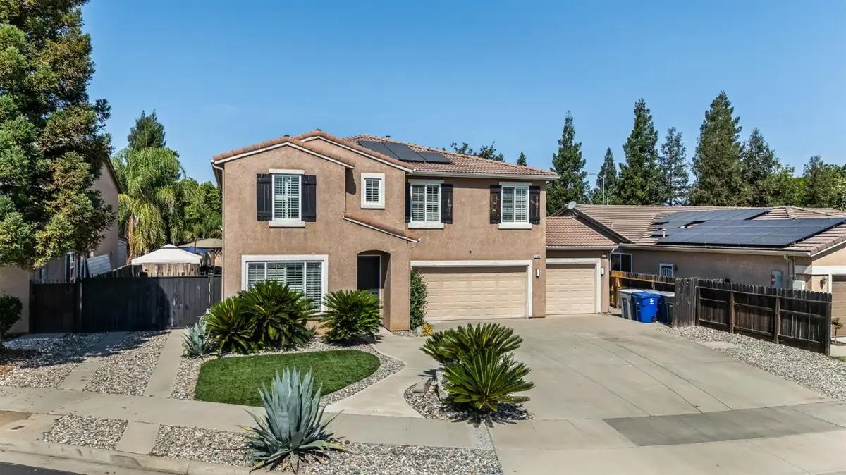 1942 Hanson Avenue, Clovis, CA 93611 - #1