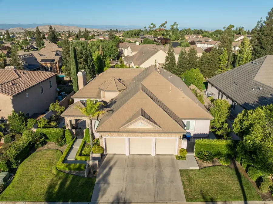 10788 N Golden Eagle Drive, Fresno, CA 93730 - #2
