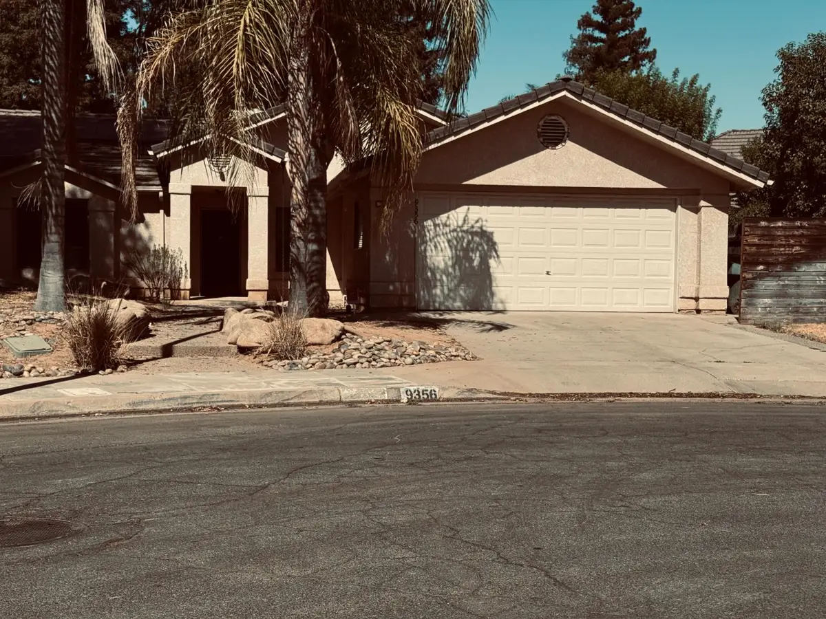 9356 N Barton Avenue, Fresno, CA 93720 - #1