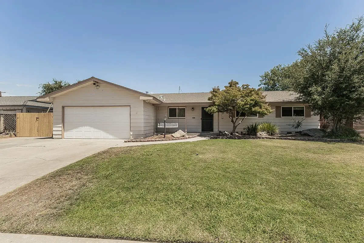 6038 N Roosevelt Avenue, Fresno, CA 93704 - #1