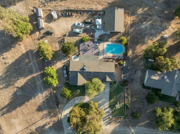 6855 Live Oak Drive, Sanger, CA 93657