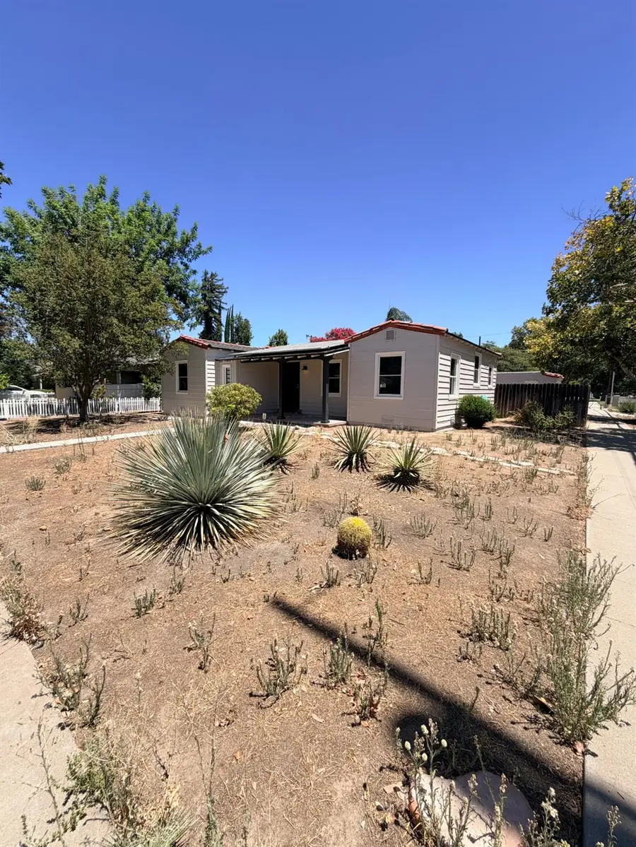 3004 N Thorne Avenue, Fresno, CA 93704 - #2