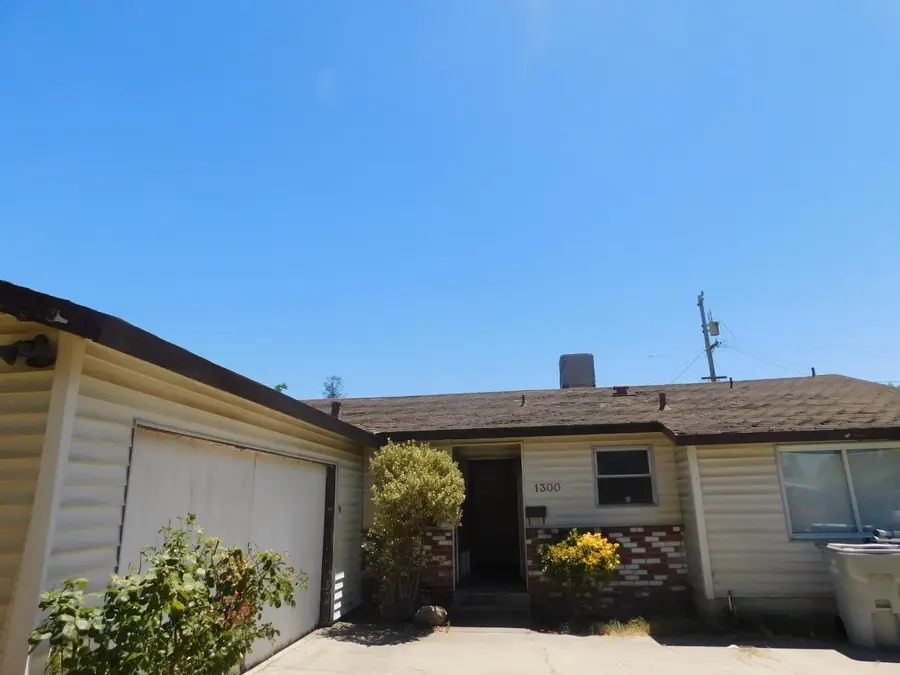 1300 Tamarack Avenue, Atwater, CA 95301 - #3