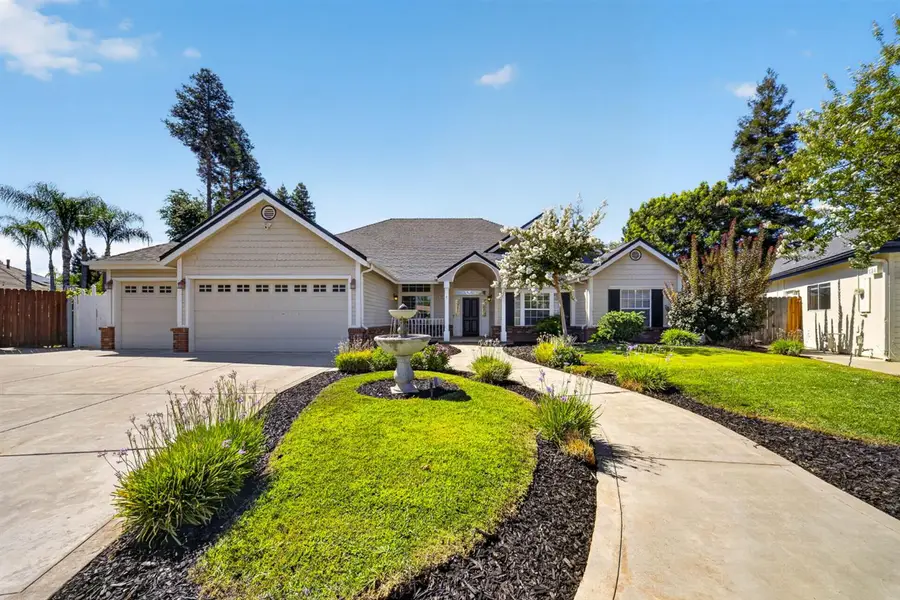 602 Fallbrook Avenue, Clovis, CA 93611 - #2