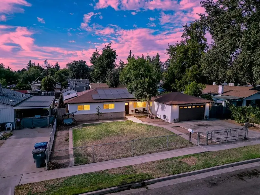 555 E Fountain Way, Fresno, CA 93704 - #2