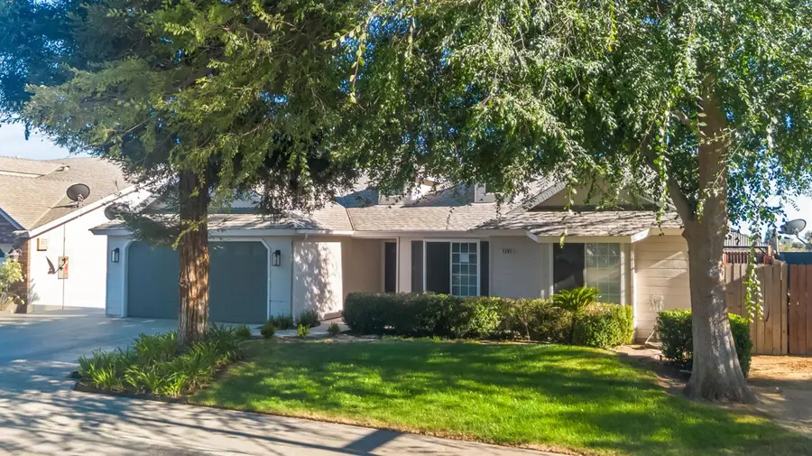 5285 W Dayton Avenue, Fresno, CA 93722 - #2