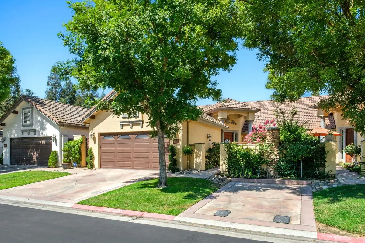 588 W San Jose Avenue, Fresno, CA 93704 - #1