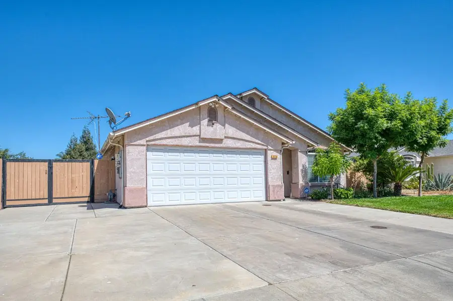 3718 Clay Court, Selma, CA 93662 - #3