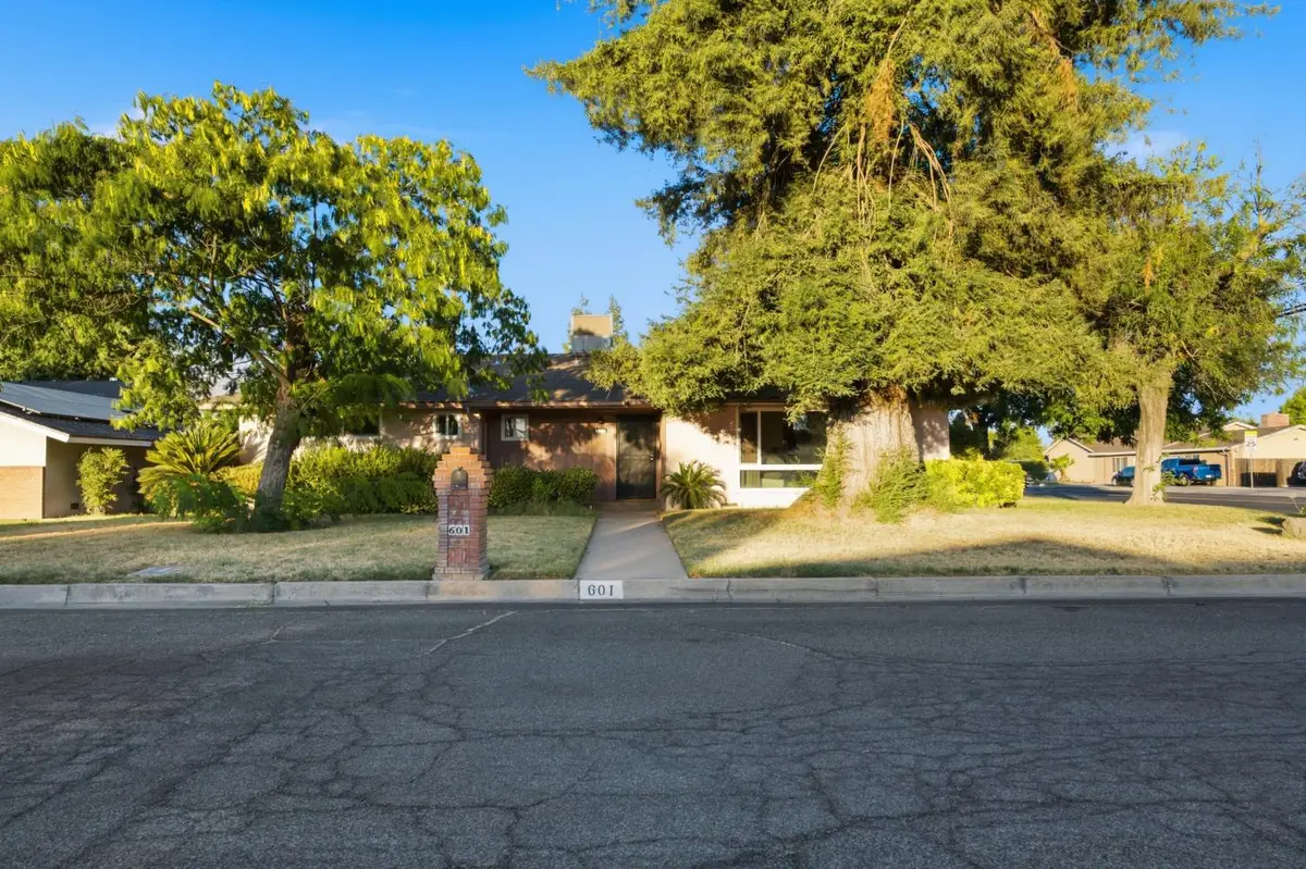 601 Williams Avenue, Madera, CA 93637 - #1