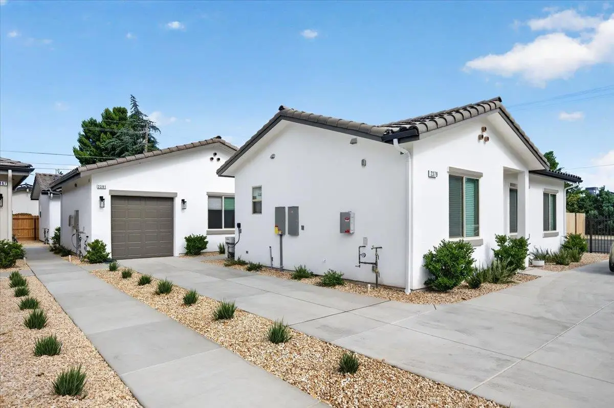 2343 N Arthur, Fresno, CA 93705 - #1