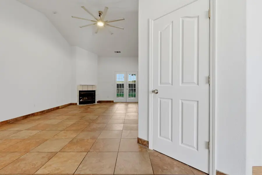 942 Boxwood Lane, Lemoore, CA 93245 - #3