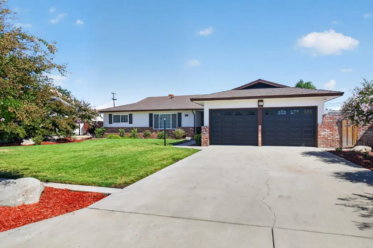 5881 E El Monte Way, Fresno, CA 93727 - #1