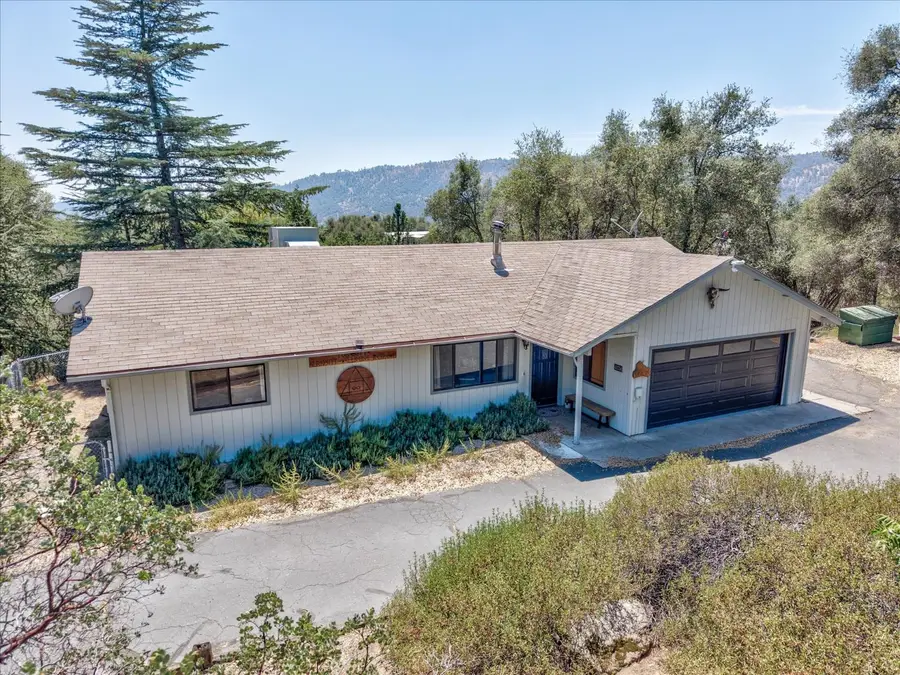 43710 Hilltop Lane, Ahwahnee, CA 93601 - #2