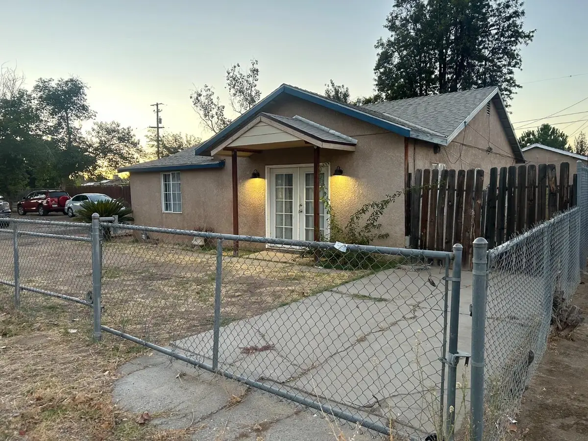 4959 E Mckenzie Avenue, Fresno, CA 93727 - #1