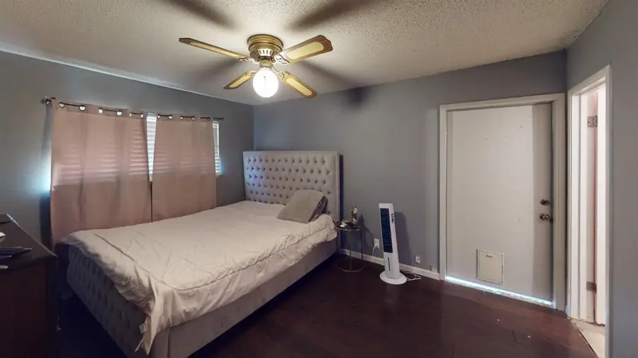 2618 W Pontiac Way, Fresno, CA 93705 - #3