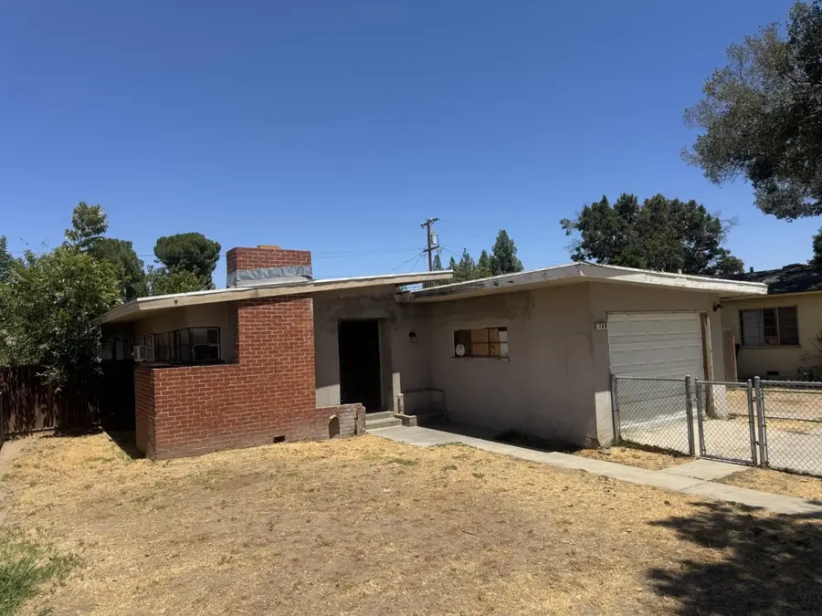 748 W Robinson Avenue, Fresno, CA 93705 - #3