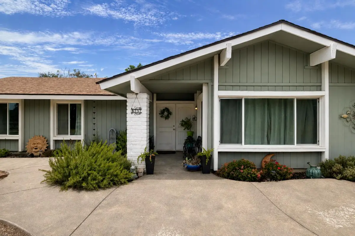 8737 N Madsen Avenue, Clovis, CA 93619 - #1