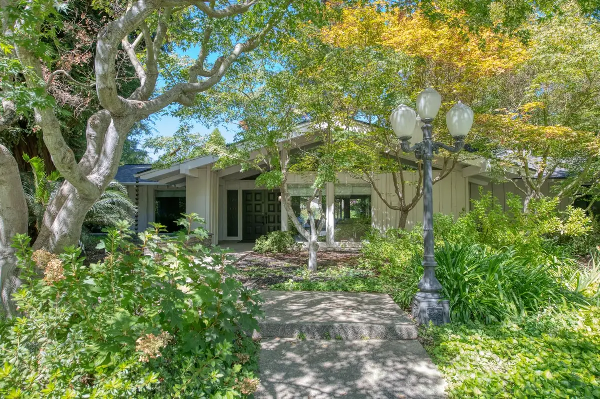 6707 N Dolores Avenue, Fresno, CA 93711 - #1