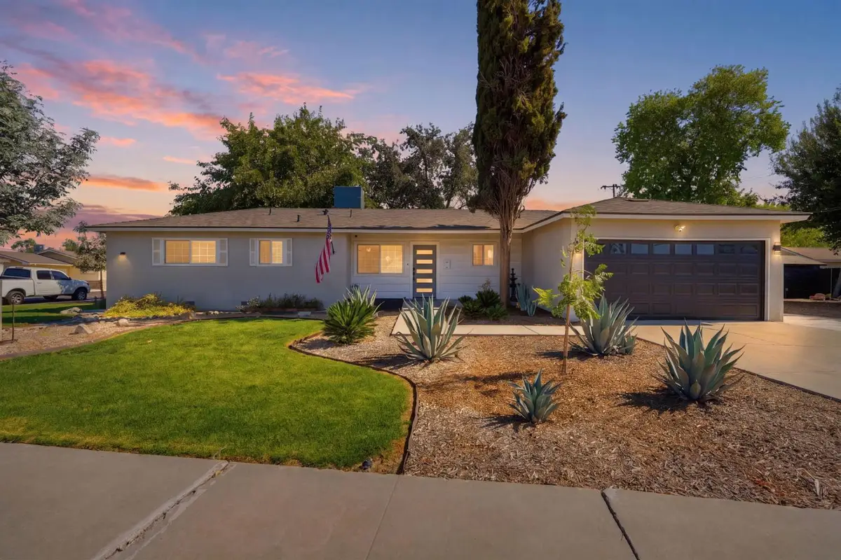 890 Laurel Lane, Lemoore, CA 93245 - #1