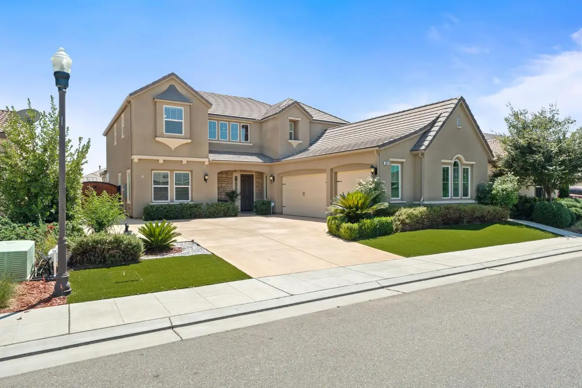 3264 Quincy Avenue, Clovis, CA 93619 - #1