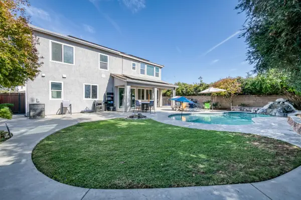 879 Fenmore Avenue, Sanger, CA 93657