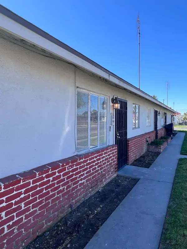 4690 E Huntington Avenue #4696, Fresno, CA 93702