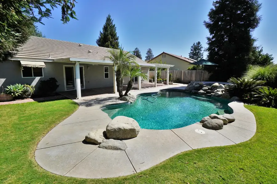 4833 W Ashland Avenue, Visalia, CA 93277 - #2