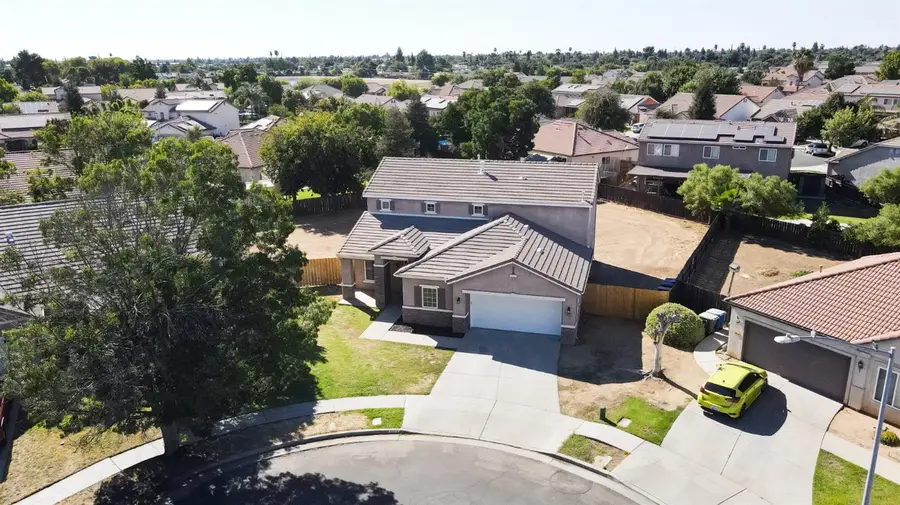 3055 N Bliss Avenue, Fresno, CA 93727 - #2