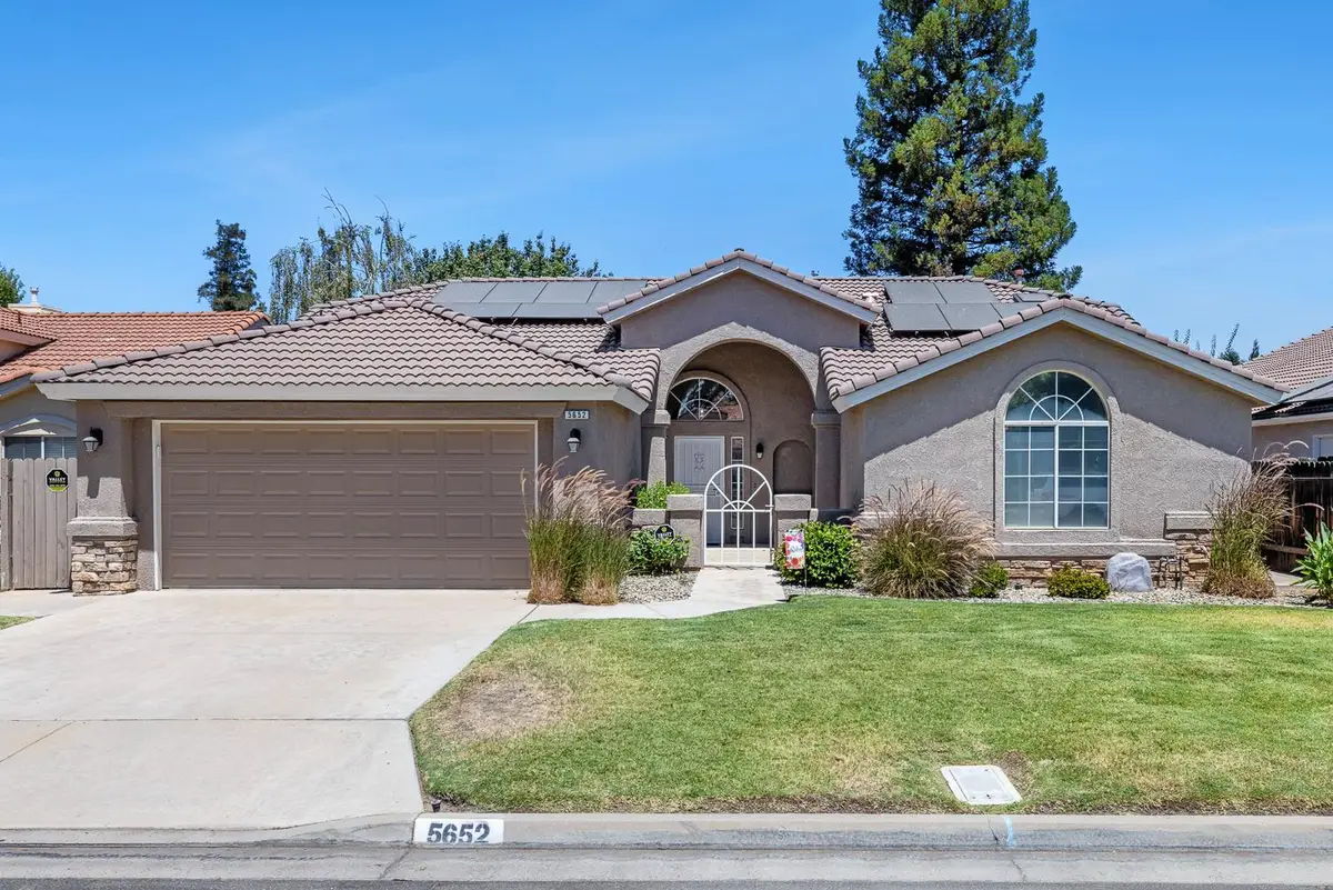 5652 W Beechwood Avenue, Fresno, CA 93722 - #1