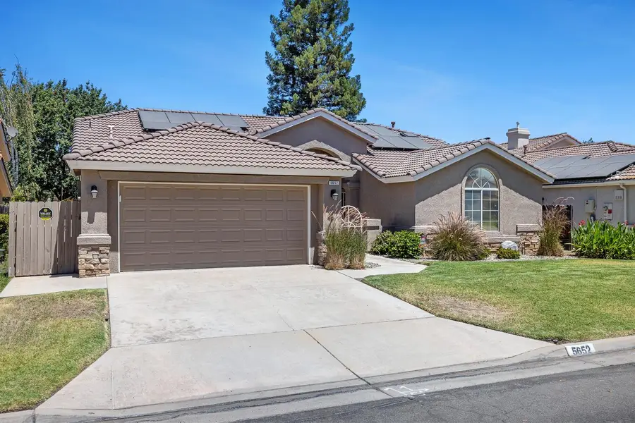 5652 W Beechwood Avenue, Fresno, CA 93722 - #3