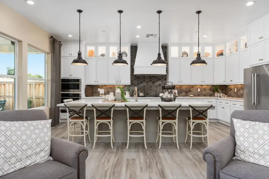 1681 N Shirley Avenue, Clovis, CA 93619 - #2