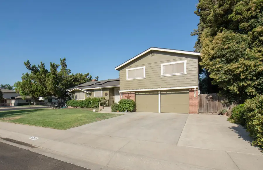 1321 S Goddard Street, Visalia, CA 93292 - #2