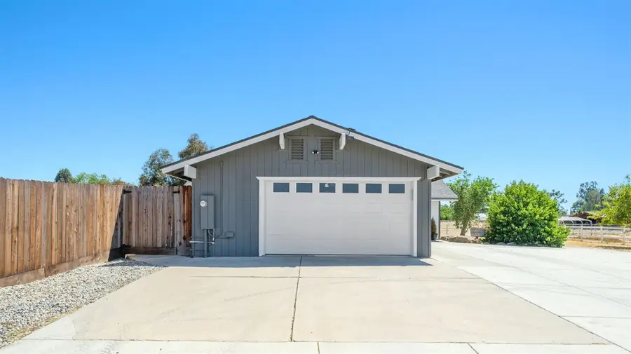 10890 N Armstrong Avenue, Clovis, CA 93619 - #3