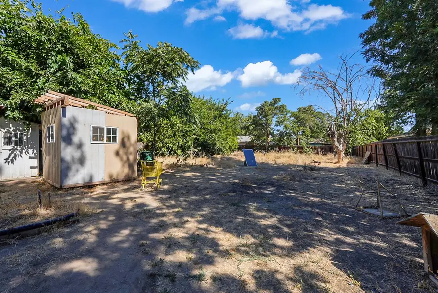 140 Washington Road, Chowchilla, CA 93610 - #2