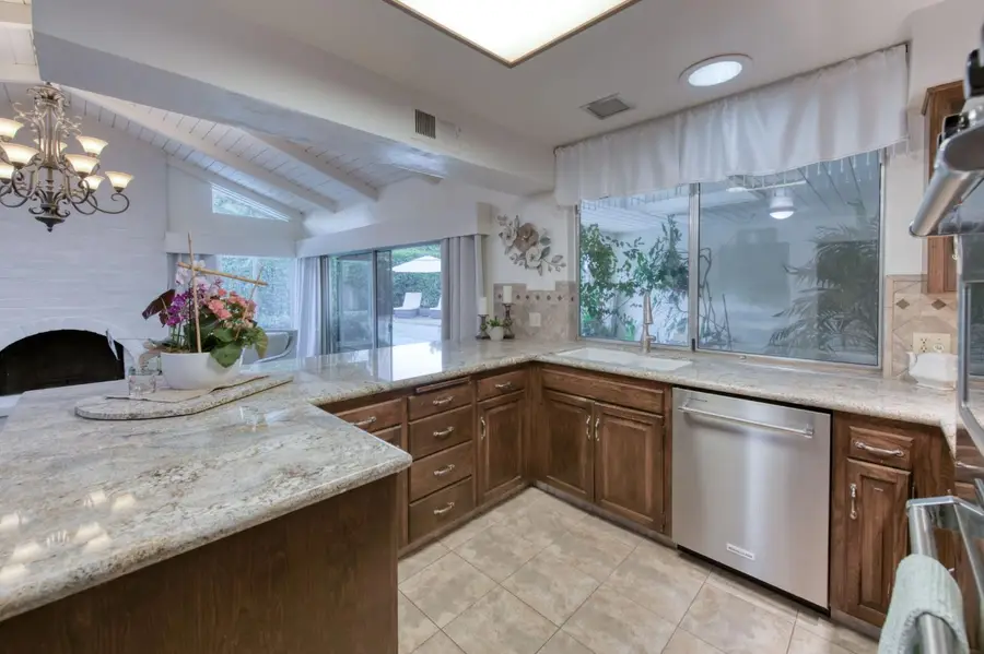 1687 W Dovewood Lane, Fresno, CA 93711 - #2