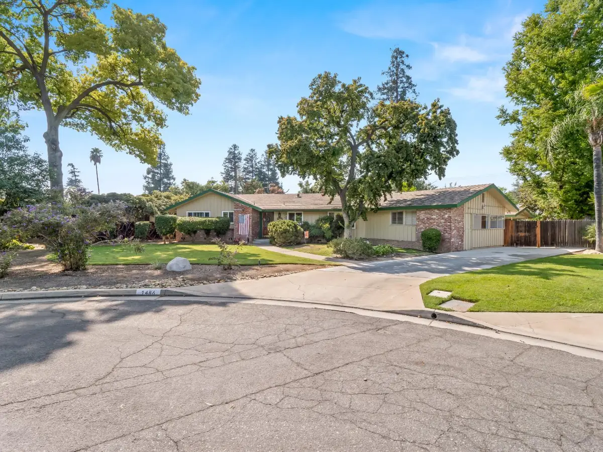 1486 W Roberts Avenue, Fresno, CA 93711 - #1